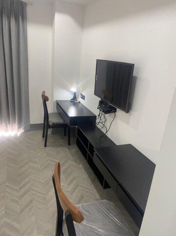 Master Bedroom in 1 BHK Apartment at DLF Building 10, Dlf Phase ii – for Rent