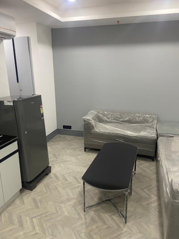 Master Bedroom in 1 BHK Apartment at DLF Building 10, Dlf Phase ii – for Rent