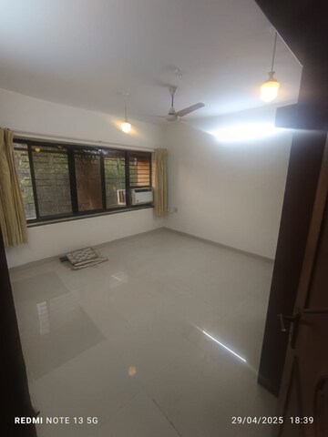 Room in 2 BHK Apartment at Diamond Garden, Chembur – for Rent