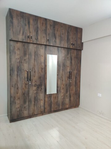 Room in 2 BHK Apartment at M3M Corner Walk, Sector 74 – for Rent