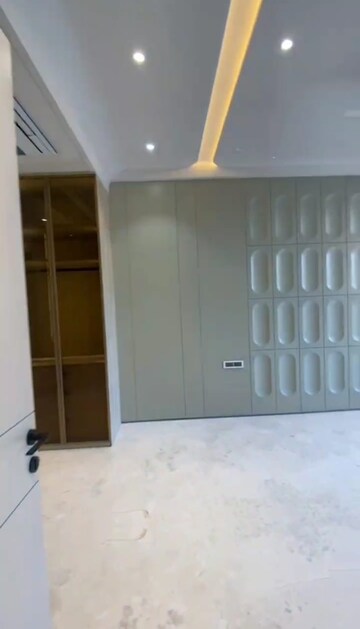 Building Lobby in 3 BHK Builder Floor at Nirvana Country – for Sale