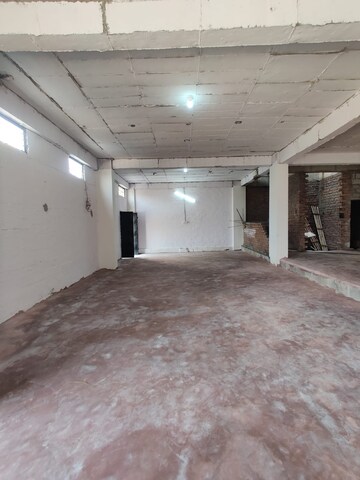 Room in  Warehouse at Alkapuri – for Rent