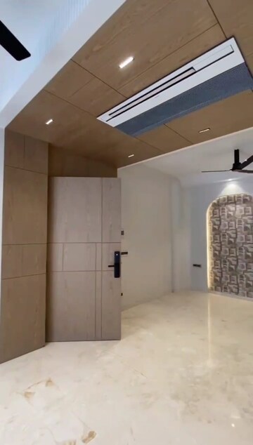 Building Lobby in 3 BHK Apartment at Unitech Deerwood Chase, Nirvana Country – for Sale