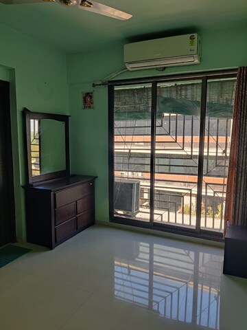 Room in 3 BHK Apartment at Makarba – for Rent