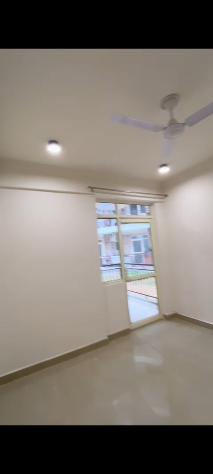 Room, suncity-avenue-76 2 Bedroom 900 Sq.Ft. Apartment In Sector 76 Gurgaon 8622583