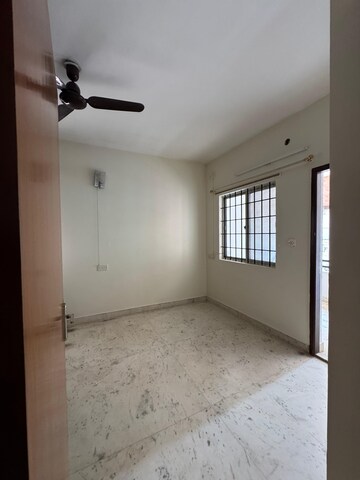 Room in 2 BHK Apartment at Benson Manor, Benson Town – for Sale