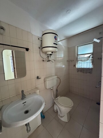 Bathroom in 2 BHK Apartment at Benson Manor, Benson Town – for Sale