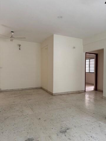 Room in 2 BHK Apartment at Benson Manor, Benson Town – for Sale