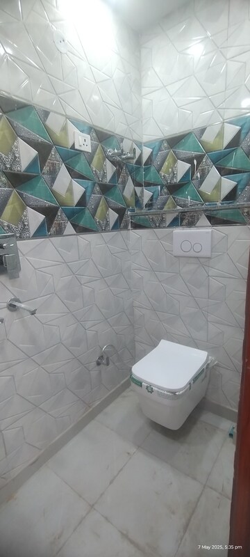 Attached Bathroom in 2 BHK Builder Floor at Uttam Nagar – for Sale