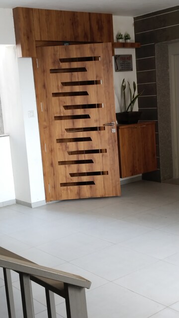 Furnished Amenities in 3 BHK Builder Floor at Railnagar – for Sale