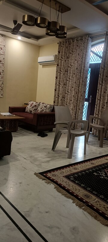 Living Room in 3 BHK Villa at Sector 41 – for Rent
