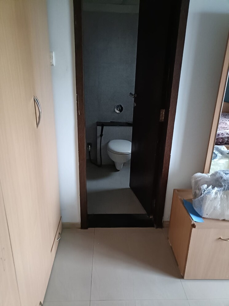 Bathroom, skyi-songbirds 3 Bedroom 1500 Sq.Ft. Apartment In Bavdhan Pune 8622793