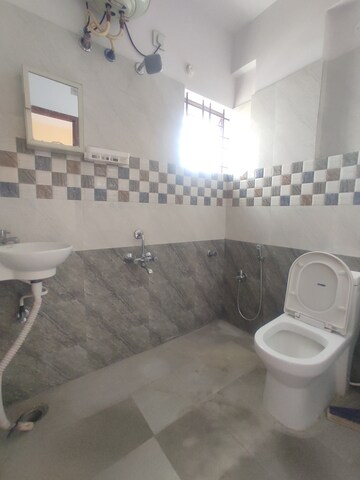 Bathroom in 1 BHK Builder Floor at Hsr Layout – for Rent