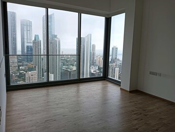 Room in 4 BHK Apartment at Rustomjee Crown, Prabhadevi – for Rent