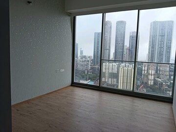 Room in 4 BHK Apartment at Rustomjee Crown, Prabhadevi – for Rent
