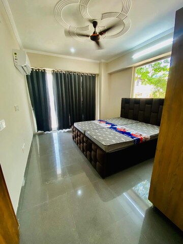 Bedroom in 2 BHK Builder Floor at Dlf Phase I – for Rent