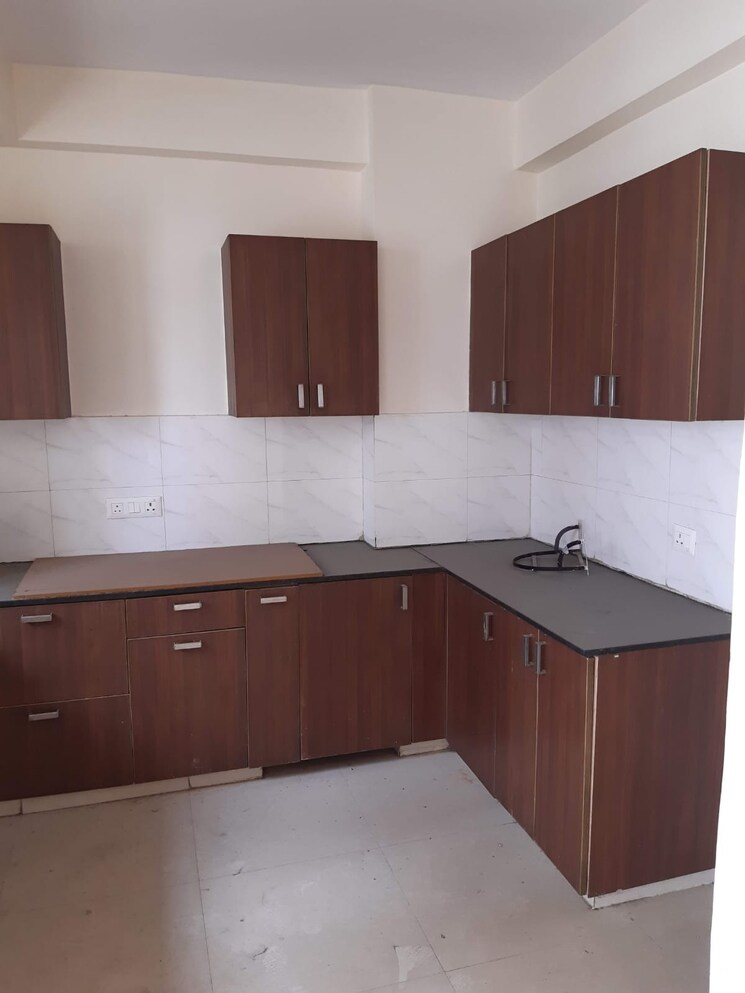 Kitchen, omaxe-hills-ii 3 Bedroom 1640 Sq.Ft. Apartment In Sector 43 Faridabad 8622888