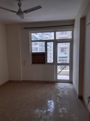 Room in 3 BHK Apartment at Omaxe HillS-ii, Sector 43 – for Sale