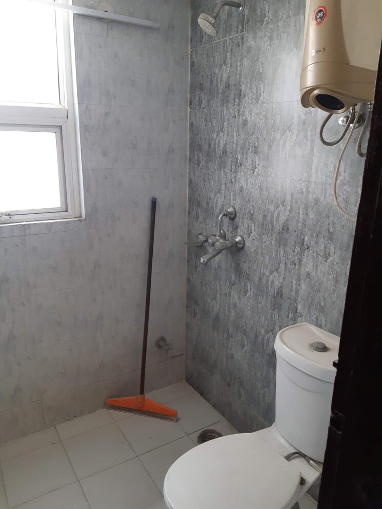 Bathroom, omaxe-hills-ii 3 Bedroom 1640 Sq.Ft. Apartment In Sector 43 Faridabad 8622888