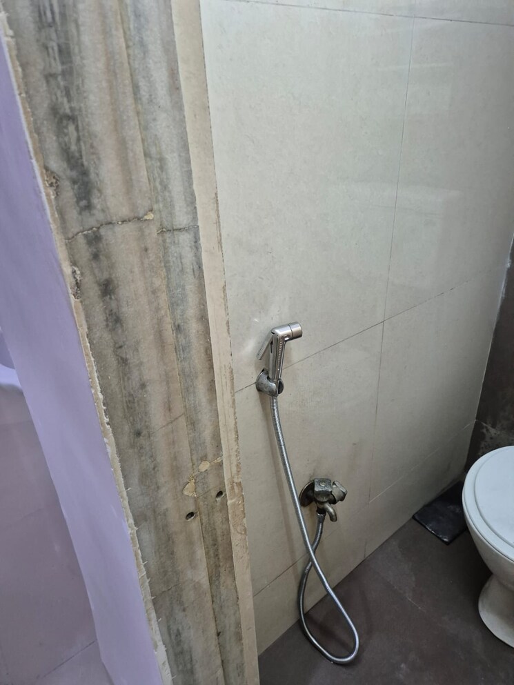 Bathroom, the-wadhwa-w54 1 Bedroom 350 Sq.Ft. Apartment In Matunga Mumbai 8622960
