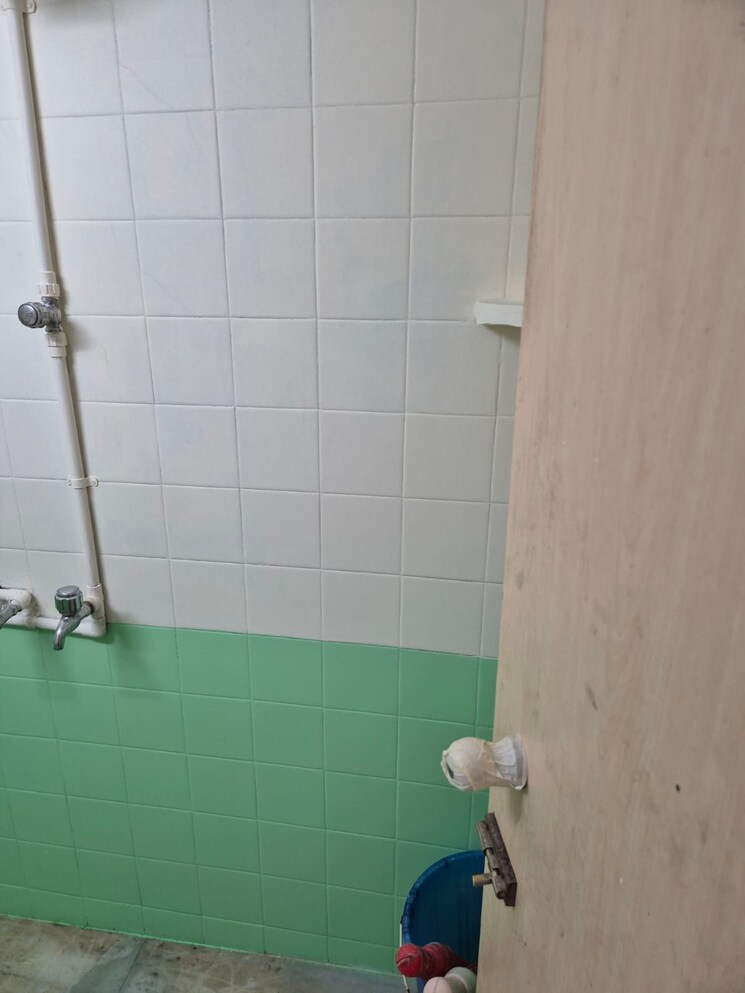 Bathroom, the-wadhwa-w54 1 Bedroom 350 Sq.Ft. Apartment In Matunga Mumbai 8622960