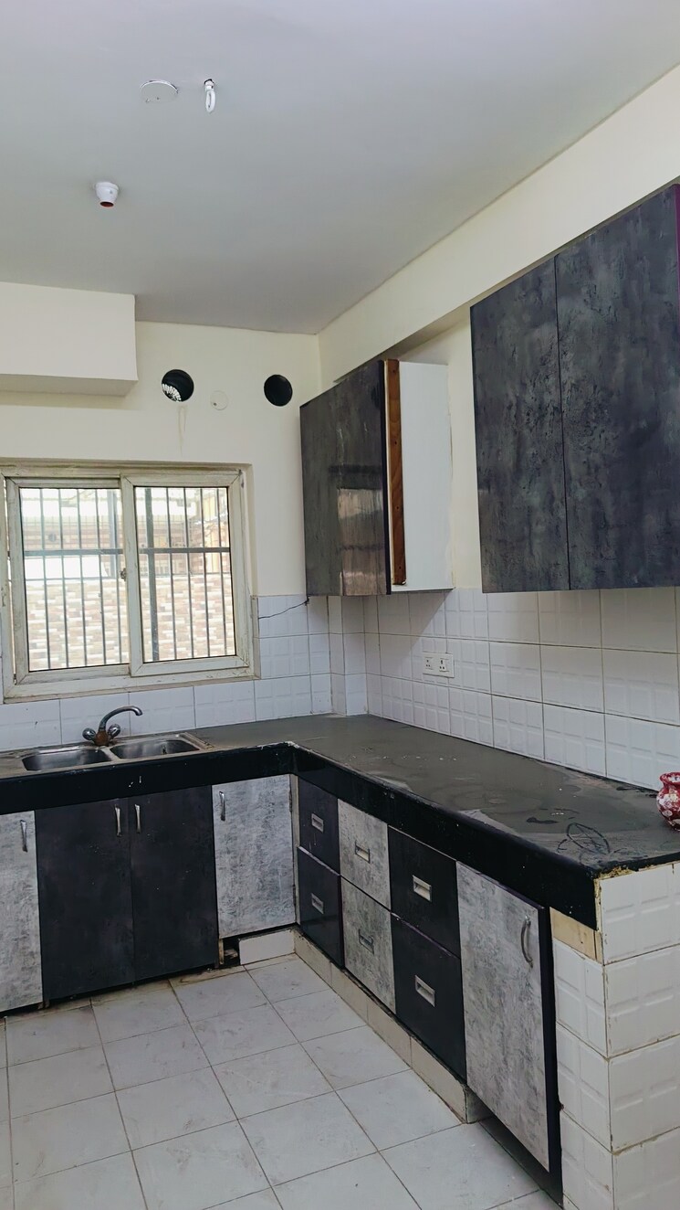 Kitchen, bptp-park-81 3 Bedroom 275 Sq.Yd. Builder Floor In Sector 81 Faridabad 8622992