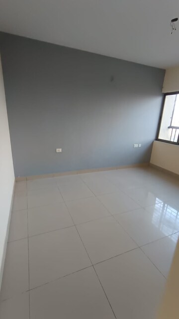 Furnished Amenities in 3 BHK Apartment at Kalyan West – for Rent