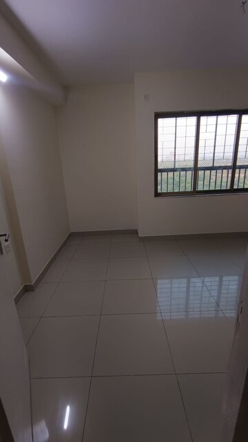 Room in 3 BHK Apartment at Kalyan West – for Rent