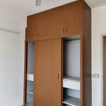 Room in 3 BHK Apartment at ROF Aalayas Phase 2, Sector 102 – for Rent