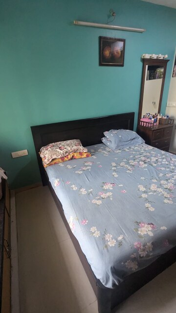 Bedroom in 2 BHK Apartment at Andheri West – for Rent