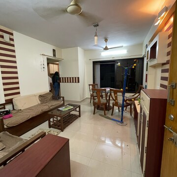 Living Room in 2 BHK Apartment at Malad East – for Rent