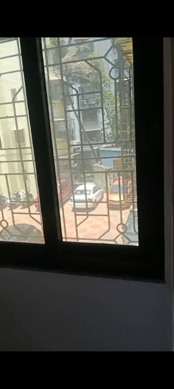 Room in 1.5 BHK Apartment at Shivneri CHS Kurla, Kurla East – for Rent