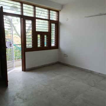 Room in 2 BHK Builder Floor at Saket – for Rent