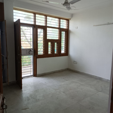 Room in 2 BHK Builder Floor at Saket – for Rent