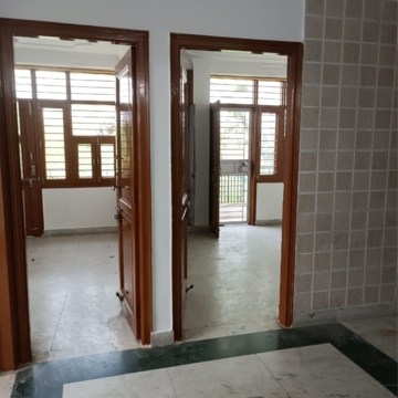 Room in 2 BHK Builder Floor at Saket – for Rent