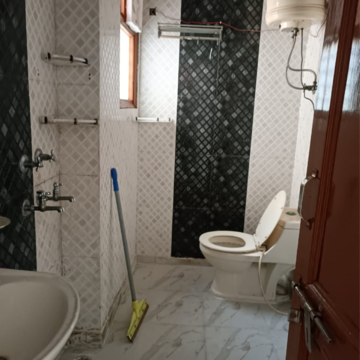 Bathroom in 2 BHK Builder Floor at Saket – for Rent
