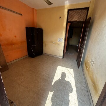 Team Area in 3 BHK Builder Floor at Kotla Mubarakpur – for Rent