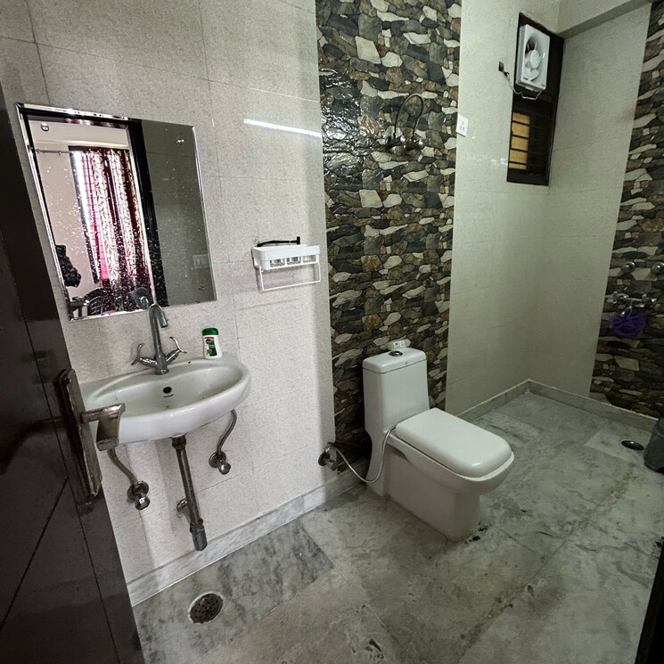 Bathroom, kotla mubarakpur 2 Bedroom 900 Sq.Ft. Builder Floor In Kotla Mubarakpur Delhi 8623103
