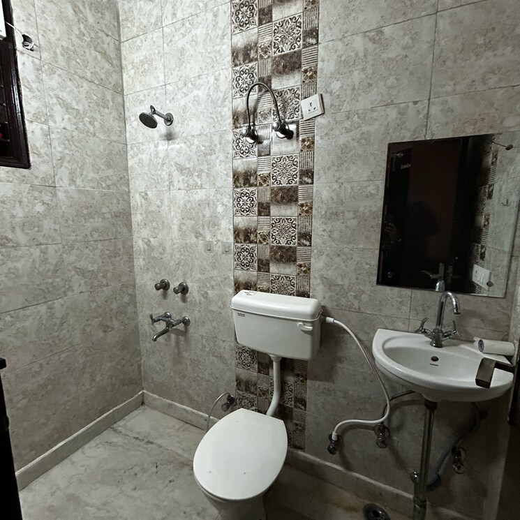 Bathroom, kotla mubarakpur 2 Bedroom 900 Sq.Ft. Builder Floor In Kotla Mubarakpur Delhi 8623103