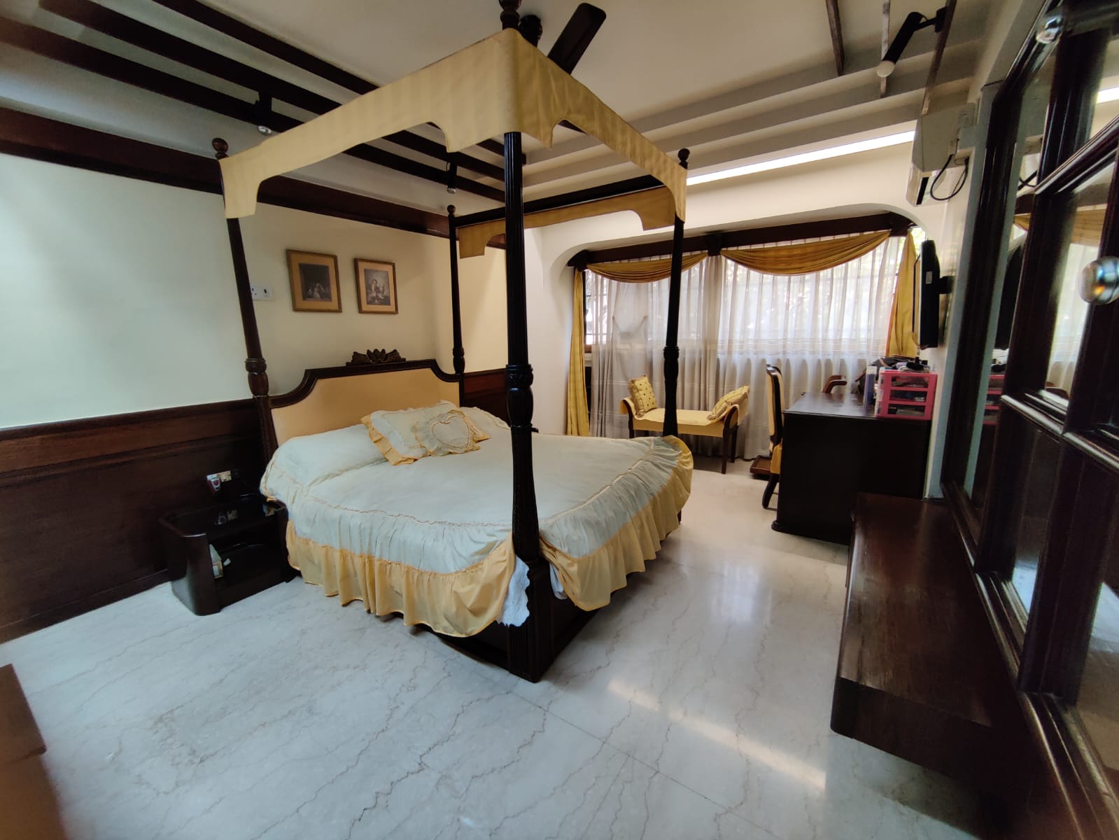 3 BHK 1200 Sq.Ft. Apartment in Union Park Khar West