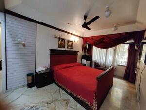 Room in 3 BHK Apartment at Union Park Khar West, Khar West – for Sale