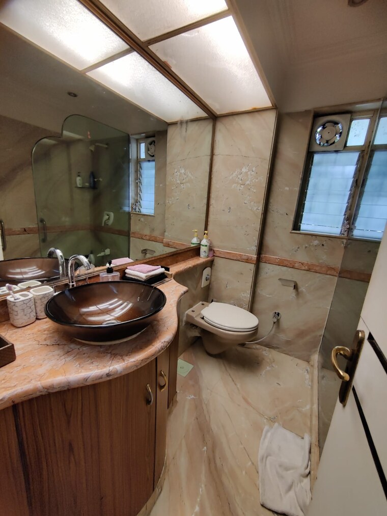 Bathroom, union-park-khar-west 3 Bedroom 1200 Sq.Ft. Apartment In Khar West Mumbai 8623195