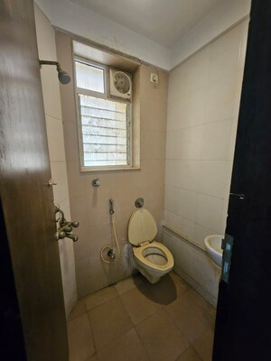 Bathroom in 4 BHK Apartment at Atlanta Santacruz West, Santacruz West – for Sale