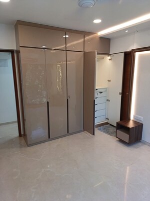 Room in 3 BHK Apartment at Ekta Trinity, Santacruz West – for Sale