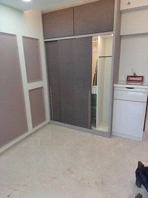 Room in 3 BHK Apartment at Ekta Trinity, Santacruz West – for Sale