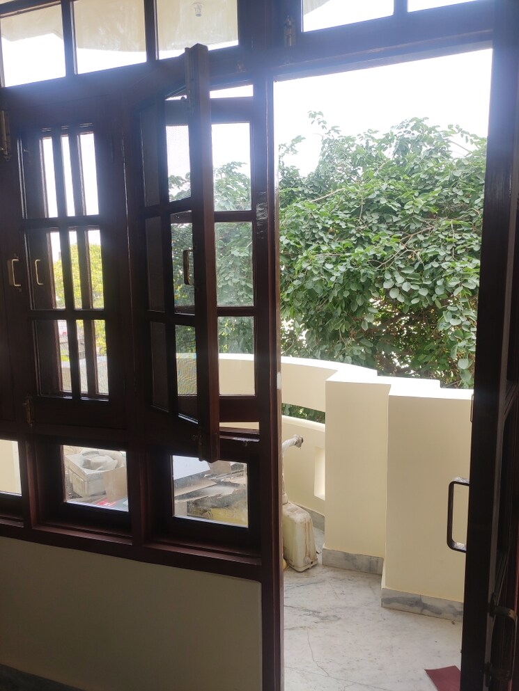 Room, drosia-apartments 2.5 Bedroom 1500 Sq.Ft. Apartment In Aliganj Lucknow 8623241