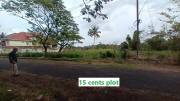 Plot For Sale in Nettoor