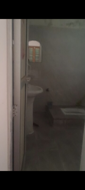 Bathroom in 1 BHK Builder Floor at Indira Nagar – for Rent