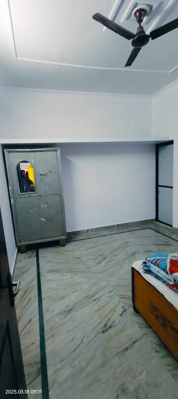 Room in 2 BHK Independent House at Gomti Nagar – for Rent
