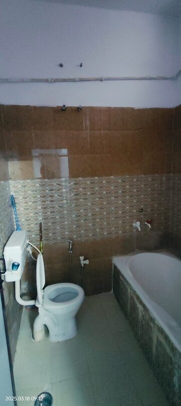 Bathroom in 2 BHK Independent House at Gomti Nagar – for Rent